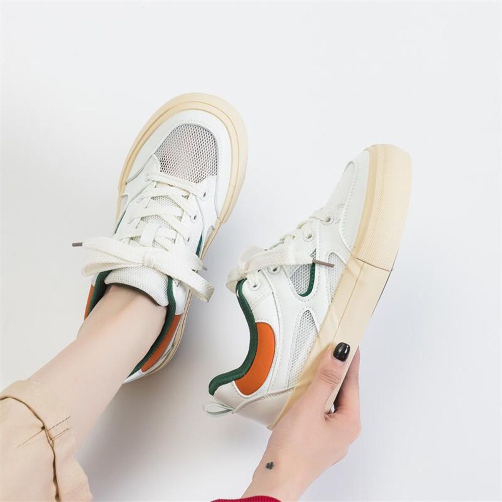 Breathable casual sneakers