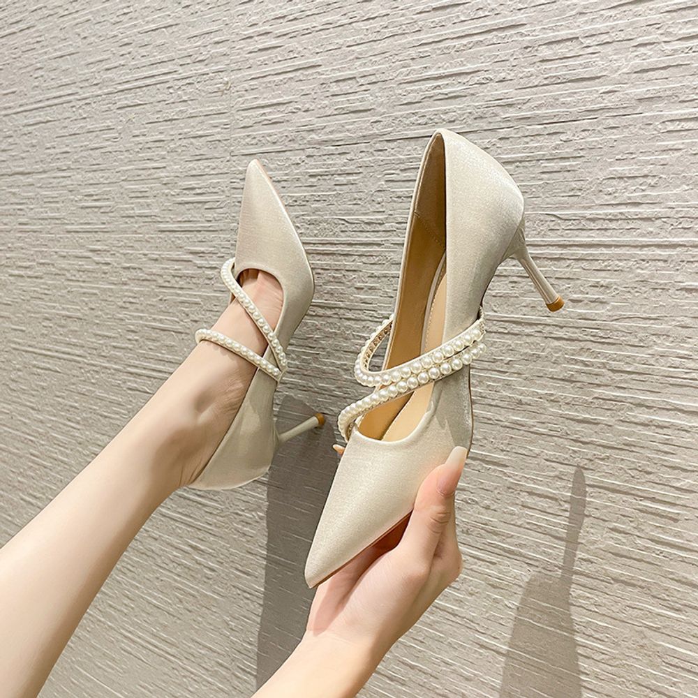 Pearl Top Pointed Heels