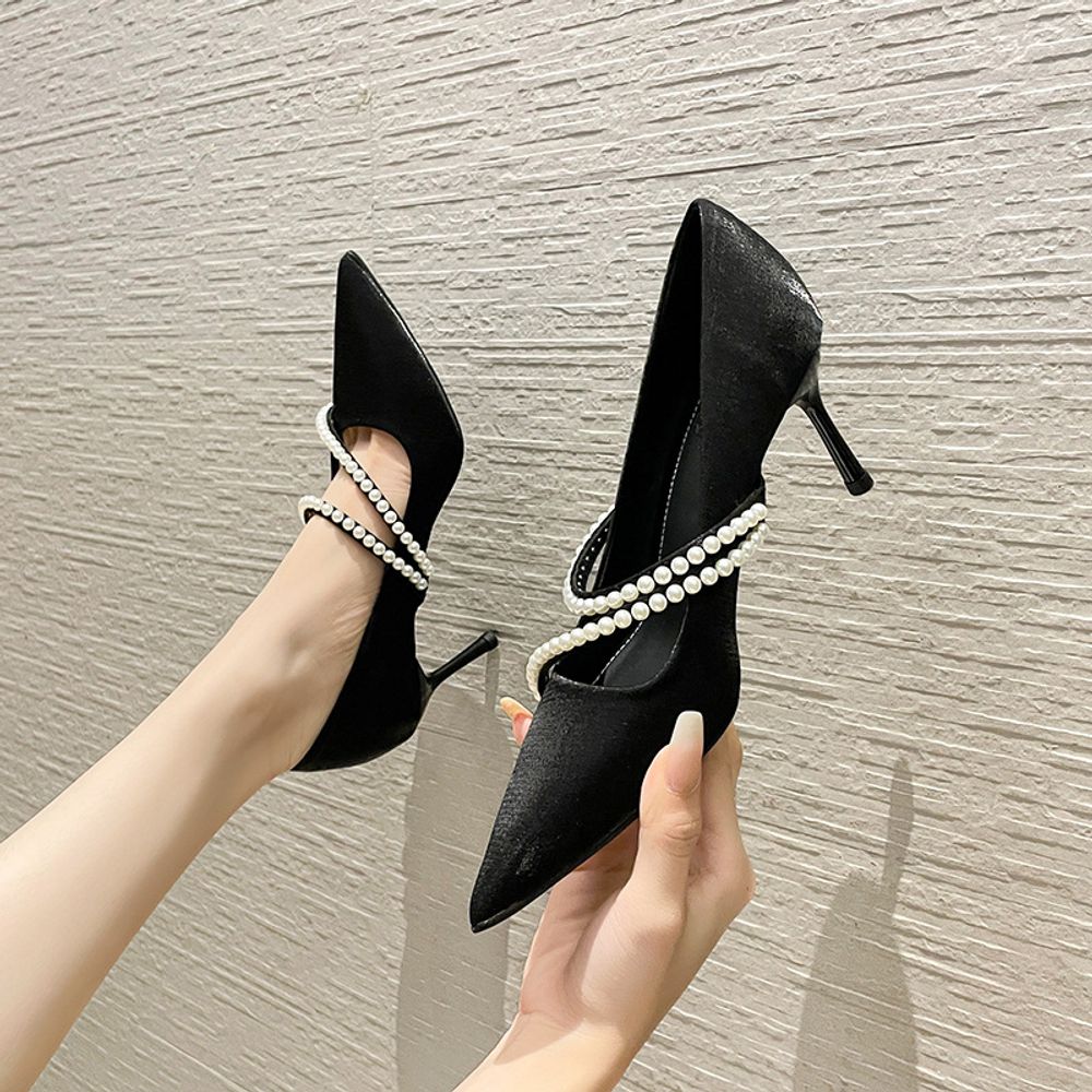 Pearl Top Pointed Heels