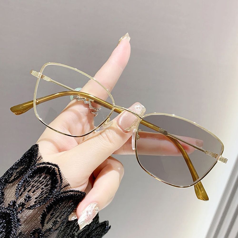 Photochromic Cat-Eye Glasses