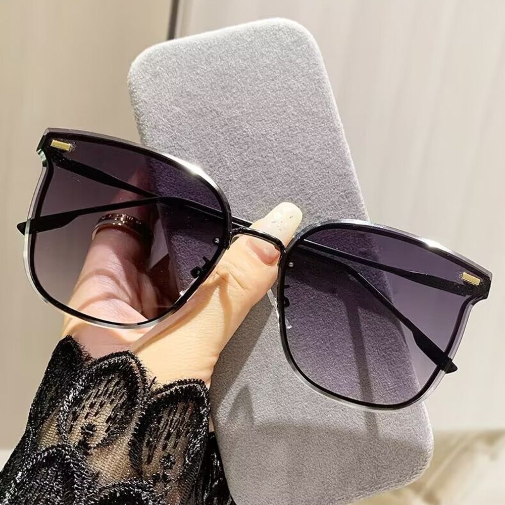 Frameless Trimmed Sunglasses