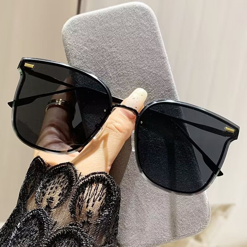 Frameless Trimmed Sunglasses