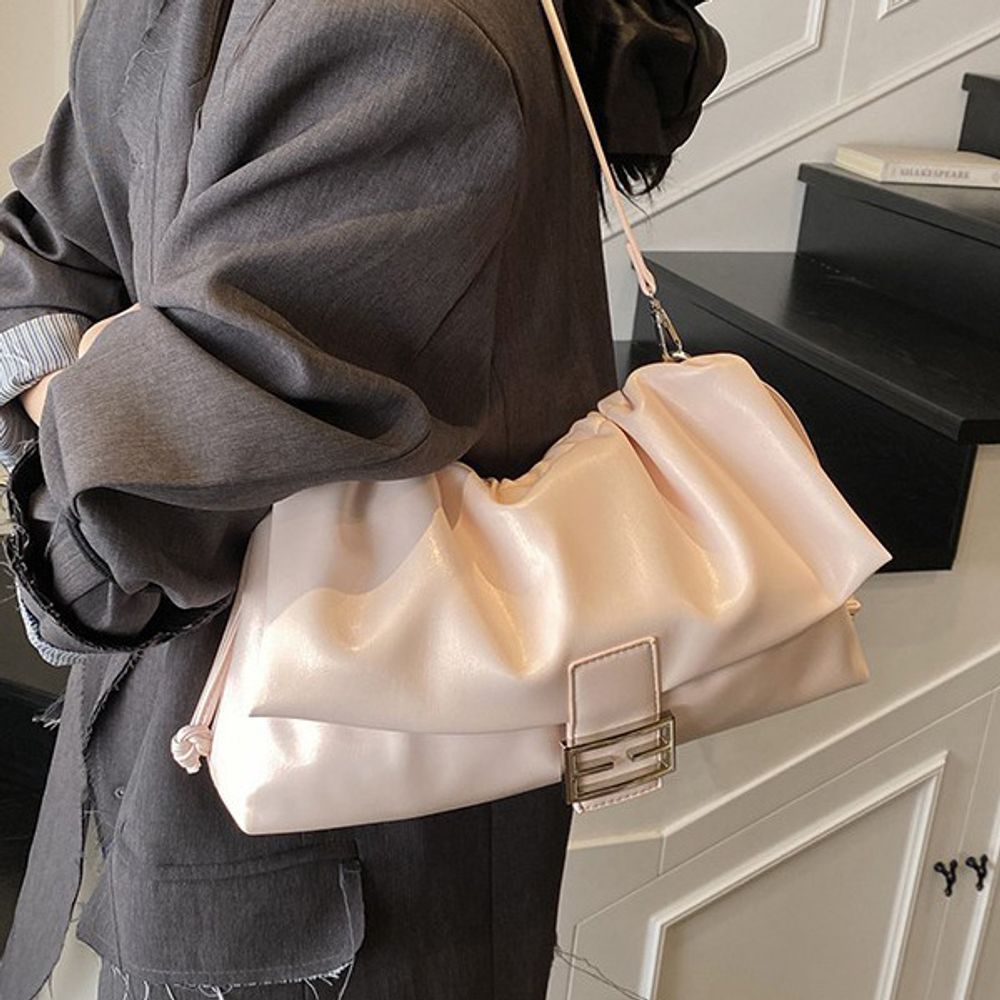 Large Capacity Messenger Bag