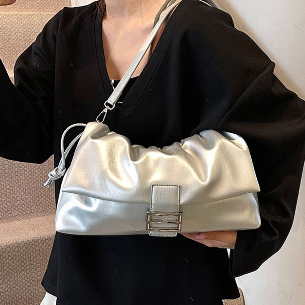Large Capacity Messenger Bag