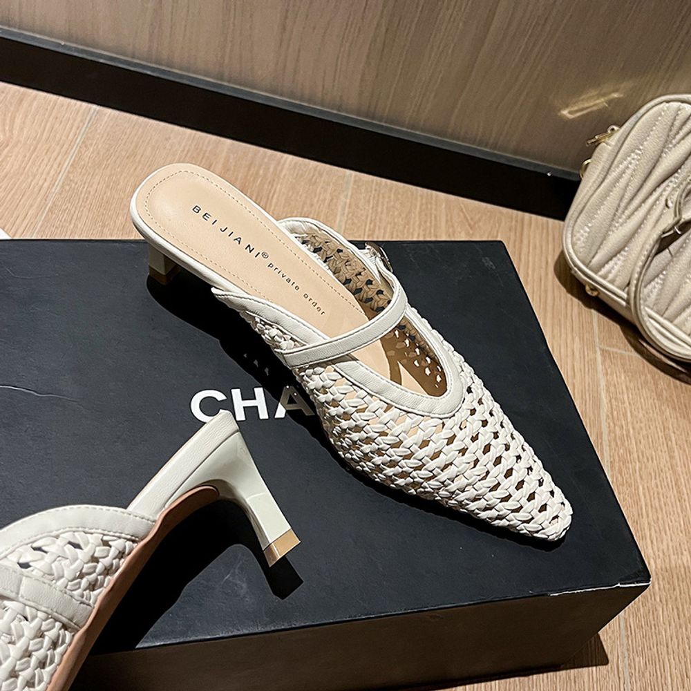 Mid-Heel Pointed Slipper