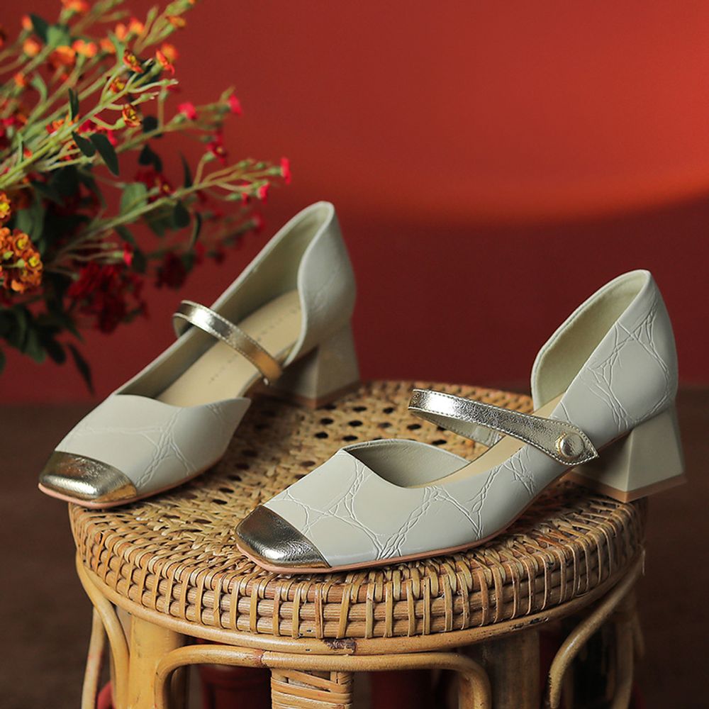 Side Hollow Mary Jane Shoes