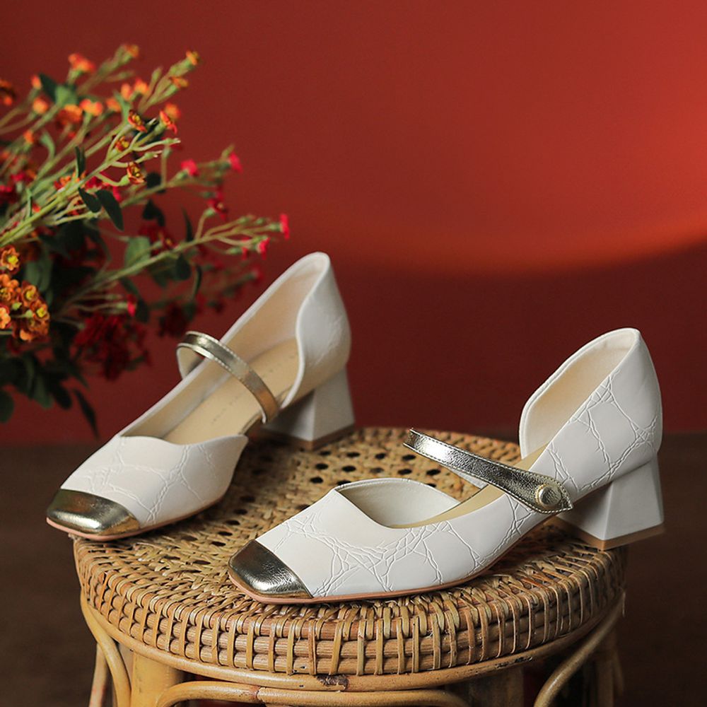 Side Hollow Mary Jane Shoes