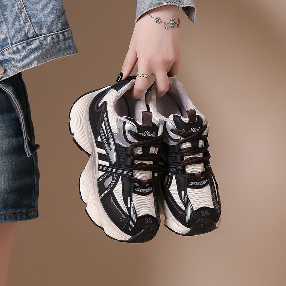 Breathable Mesh Sports Shoes