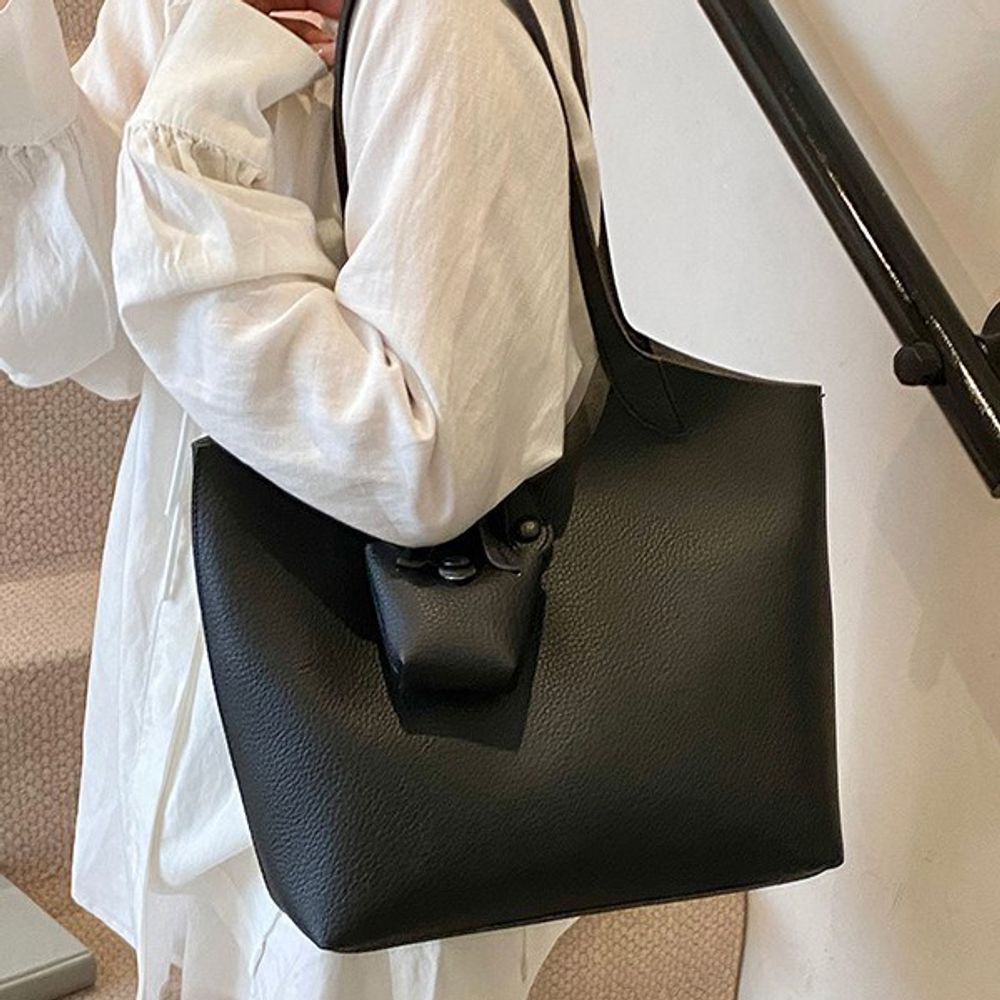 Large Capacity Underarm Bag