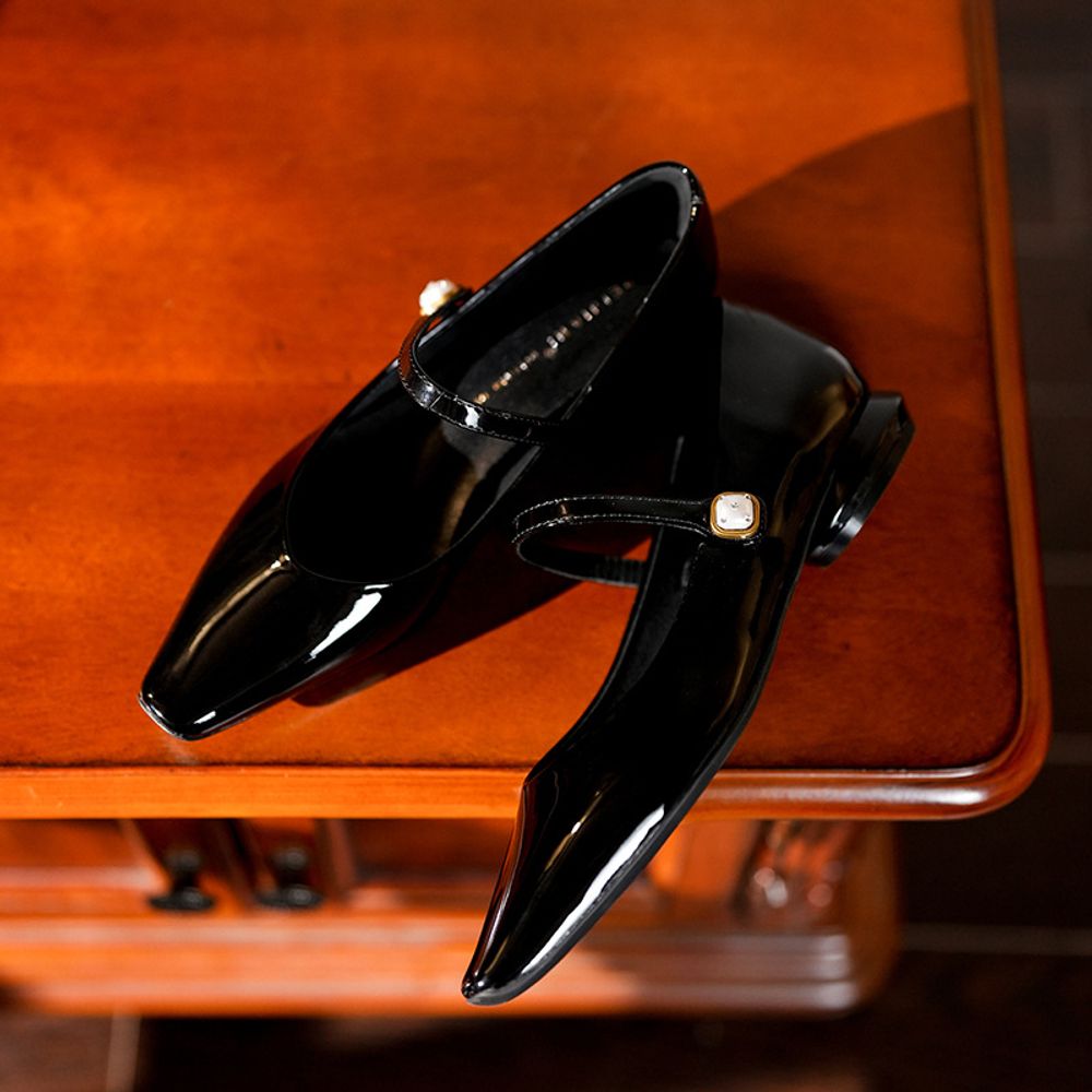 Low Heeled Mary Jane Shoes