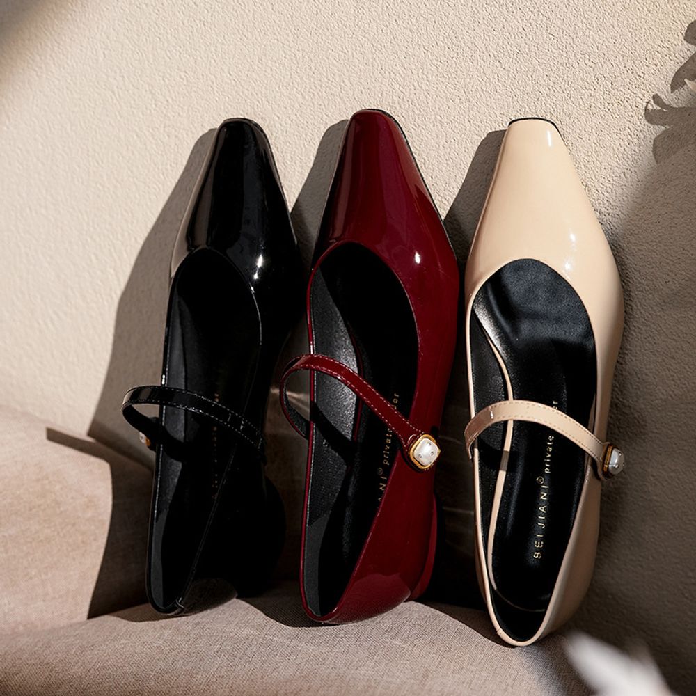 Low Heeled Mary Jane Shoes