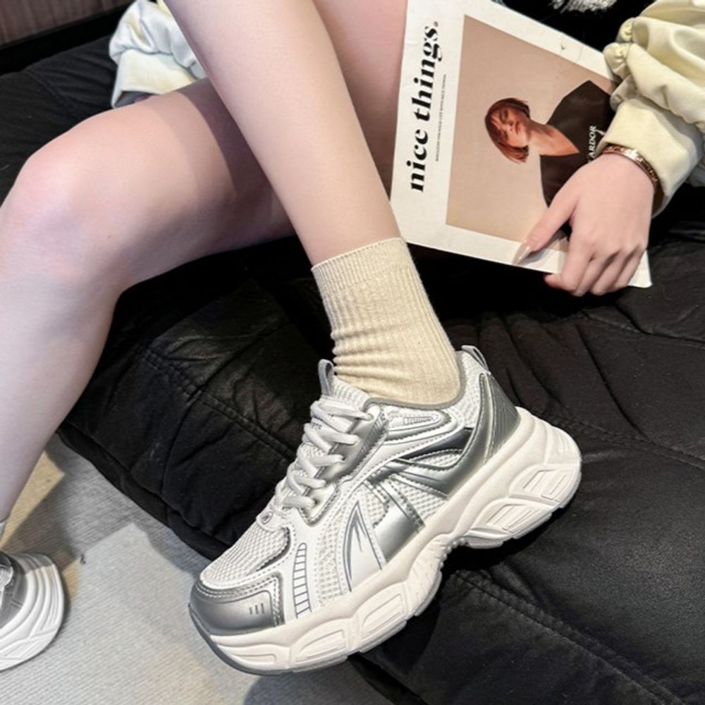 Breathable Mesh Sports Shoes