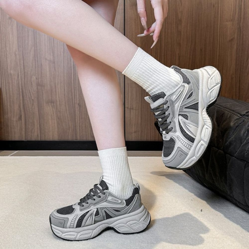 Breathable Mesh Sports Shoes