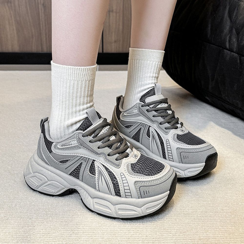 Breathable Mesh Sports Shoes