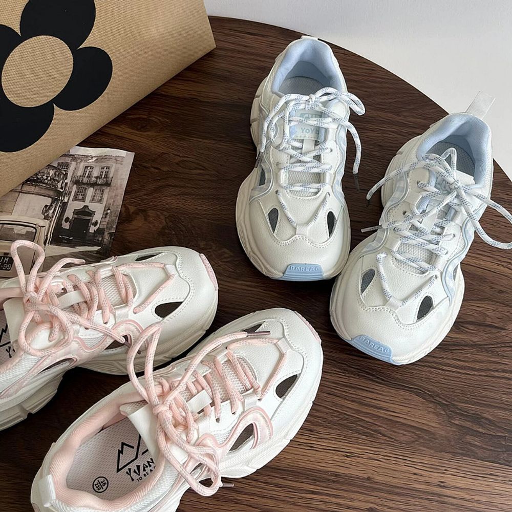 Breathable Mesh Sports Shoes