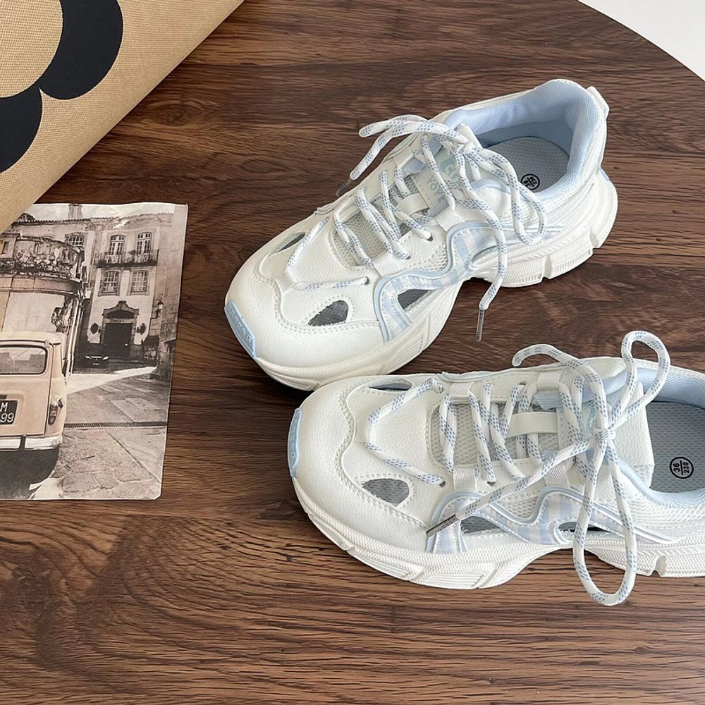 Breathable Mesh Sports Shoes