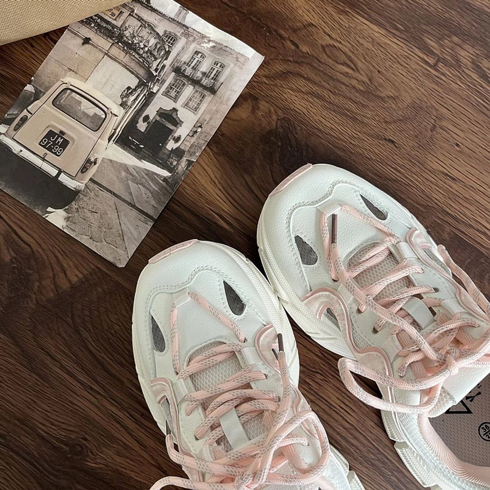 Breathable Mesh Sports Shoes