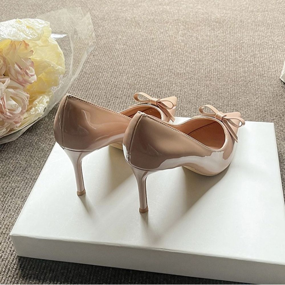Bow top Pointed heels