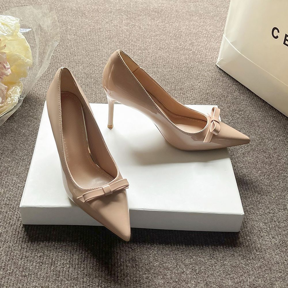 Bow top Pointed heels