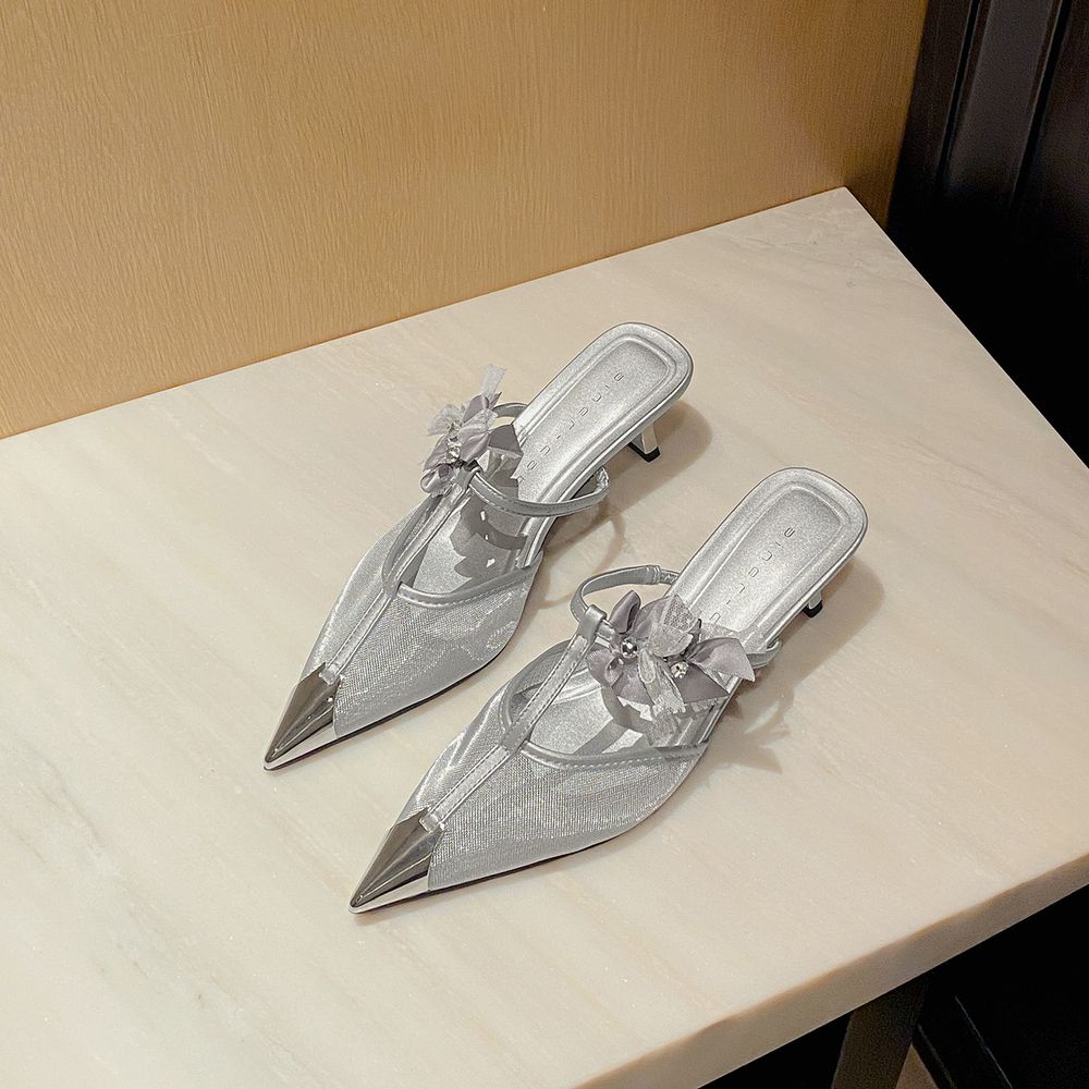 Flower top Pointed Sandals