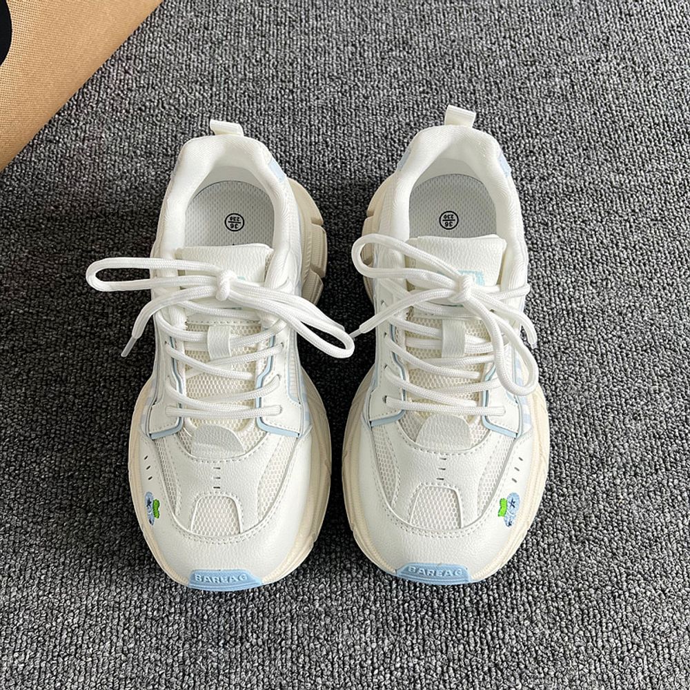 Breathable Mesh Sports Shoes