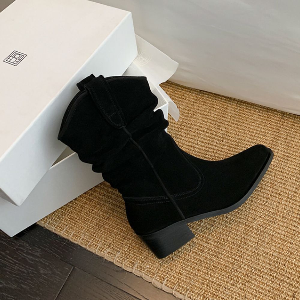 Sued Top Ankle Boots