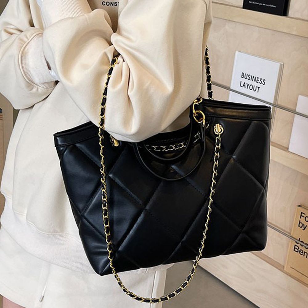Large Capacity Tote Bag