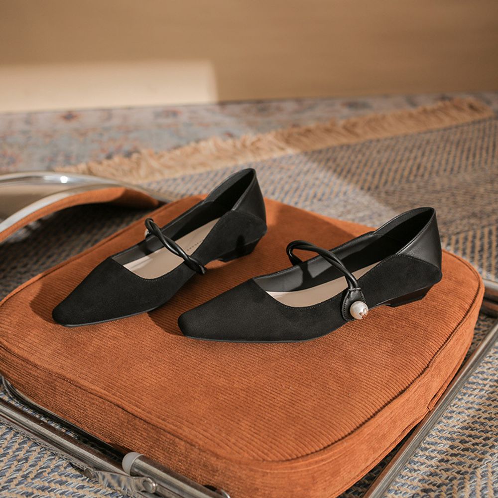 Pearl Strap Flat Shoes