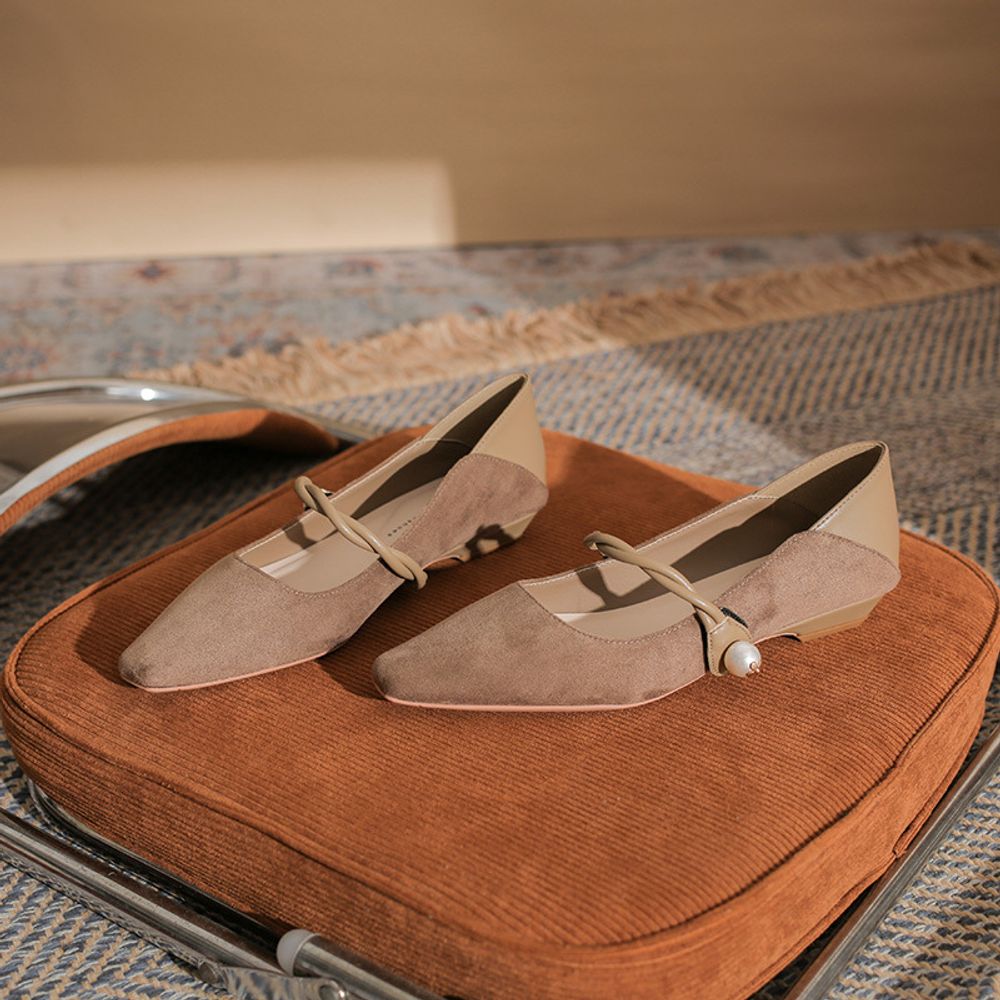 Pearl Strap Flat Shoes