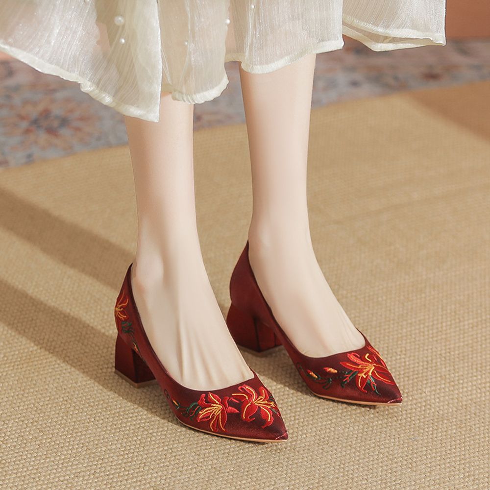 Embroidery  Design Pointed Heels
