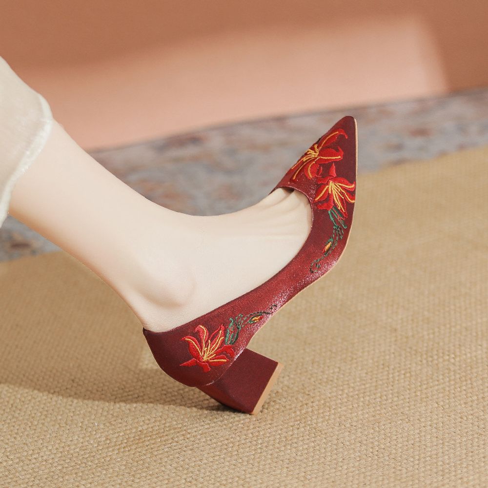 Embroidery  Design Pointed Heels