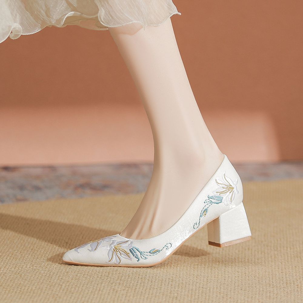 Embroidery  Design Pointed Heels