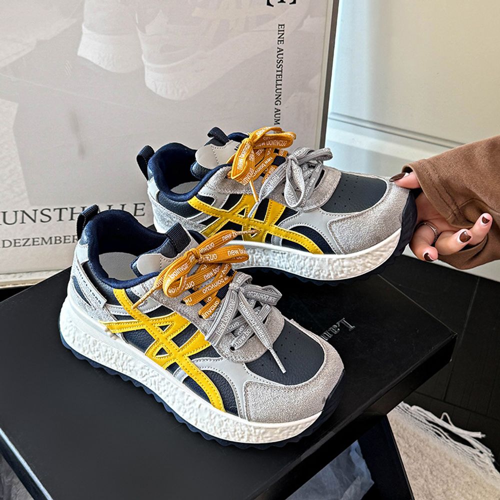 Breathable Mesh Sports Shoes