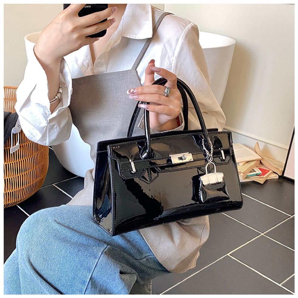 Versatile shoulder bag