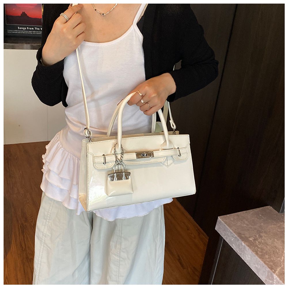 Versatile shoulder bag