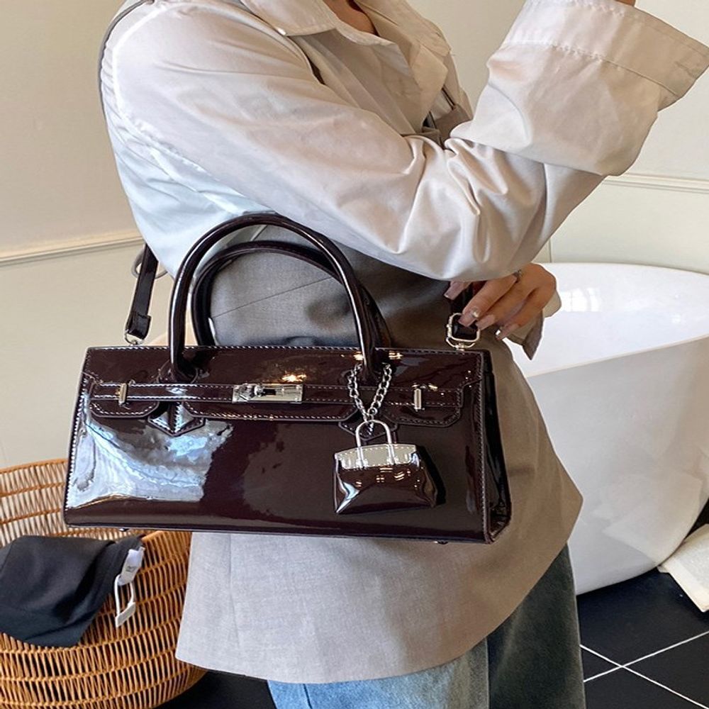 Versatile shoulder bag