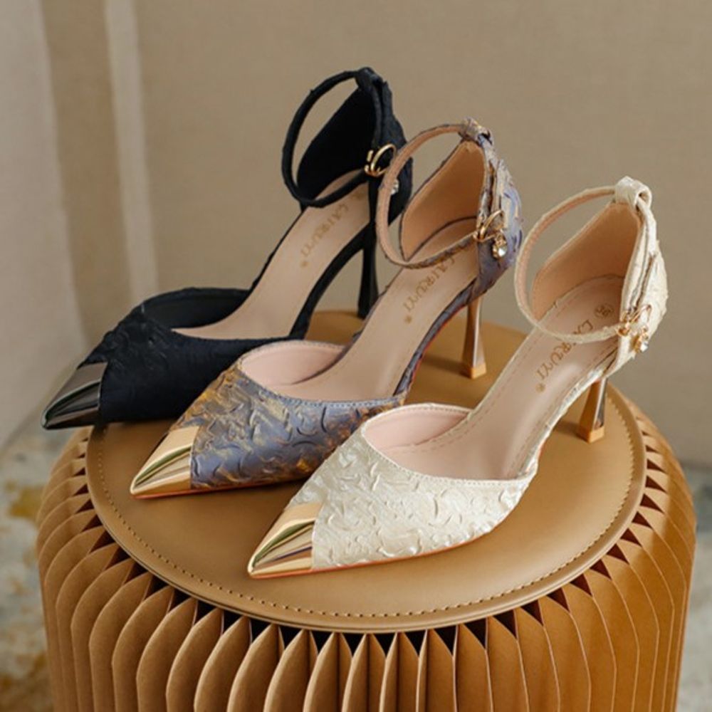 Pointed versatile heels