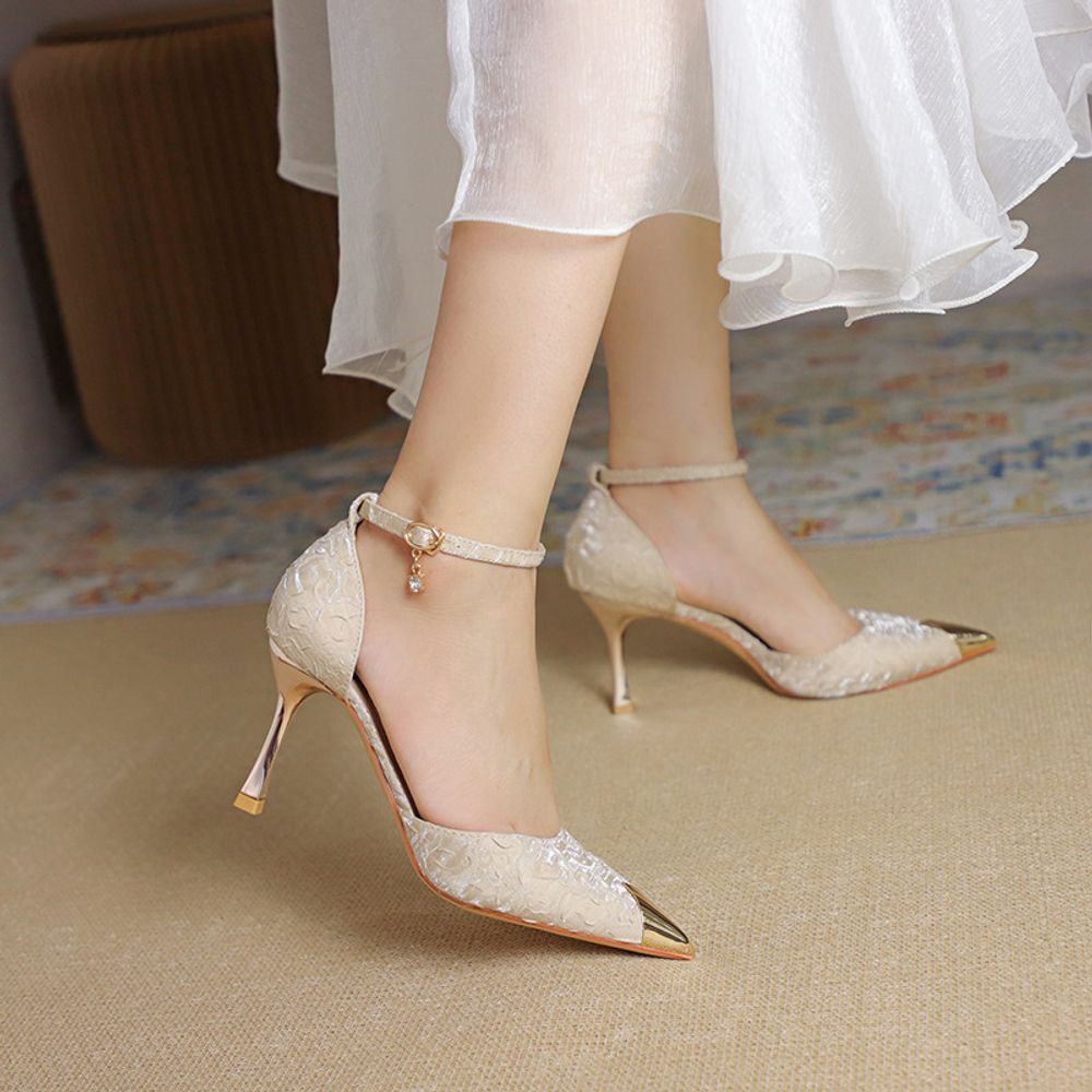 Pointed versatile heels