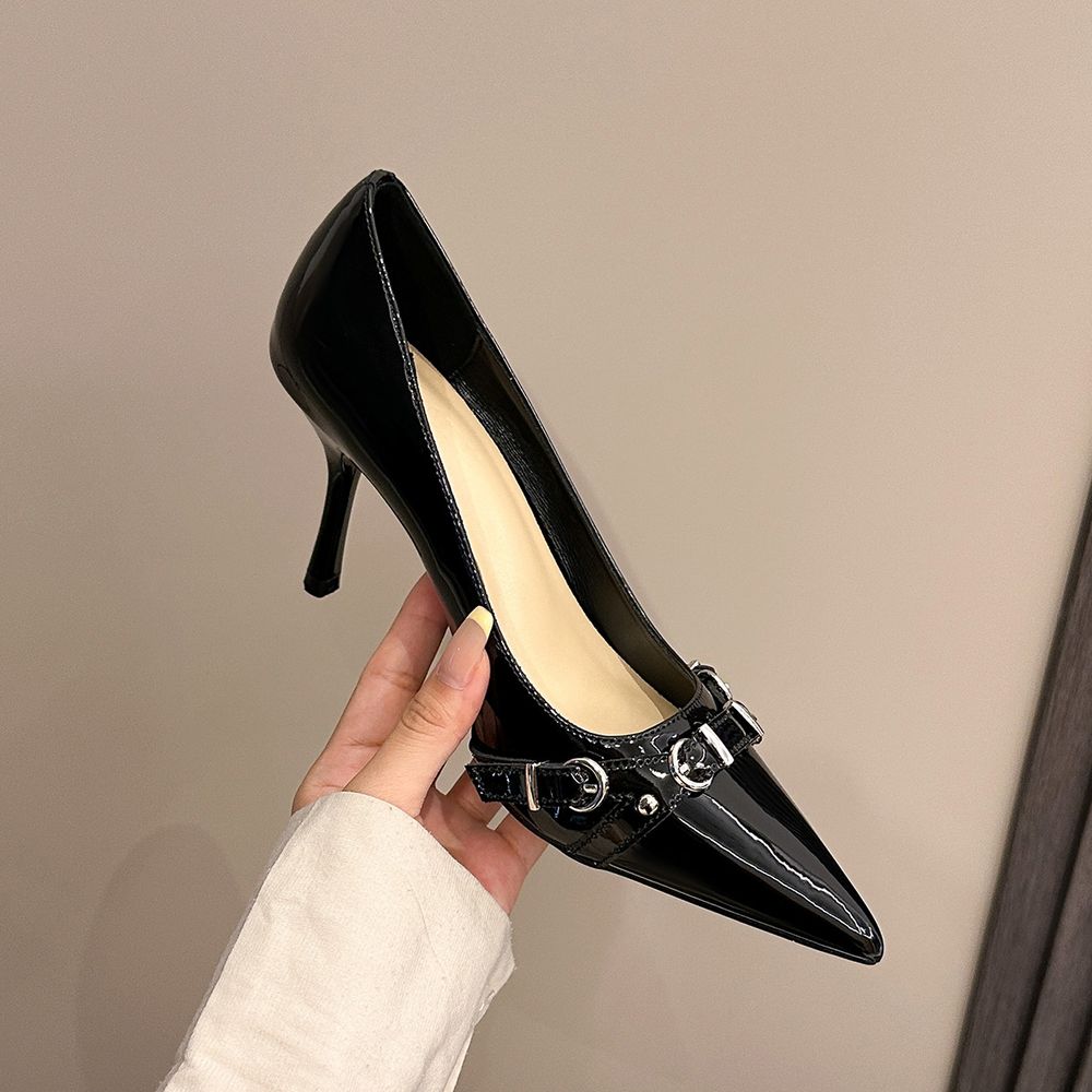 Pointed toe stiletto heel
