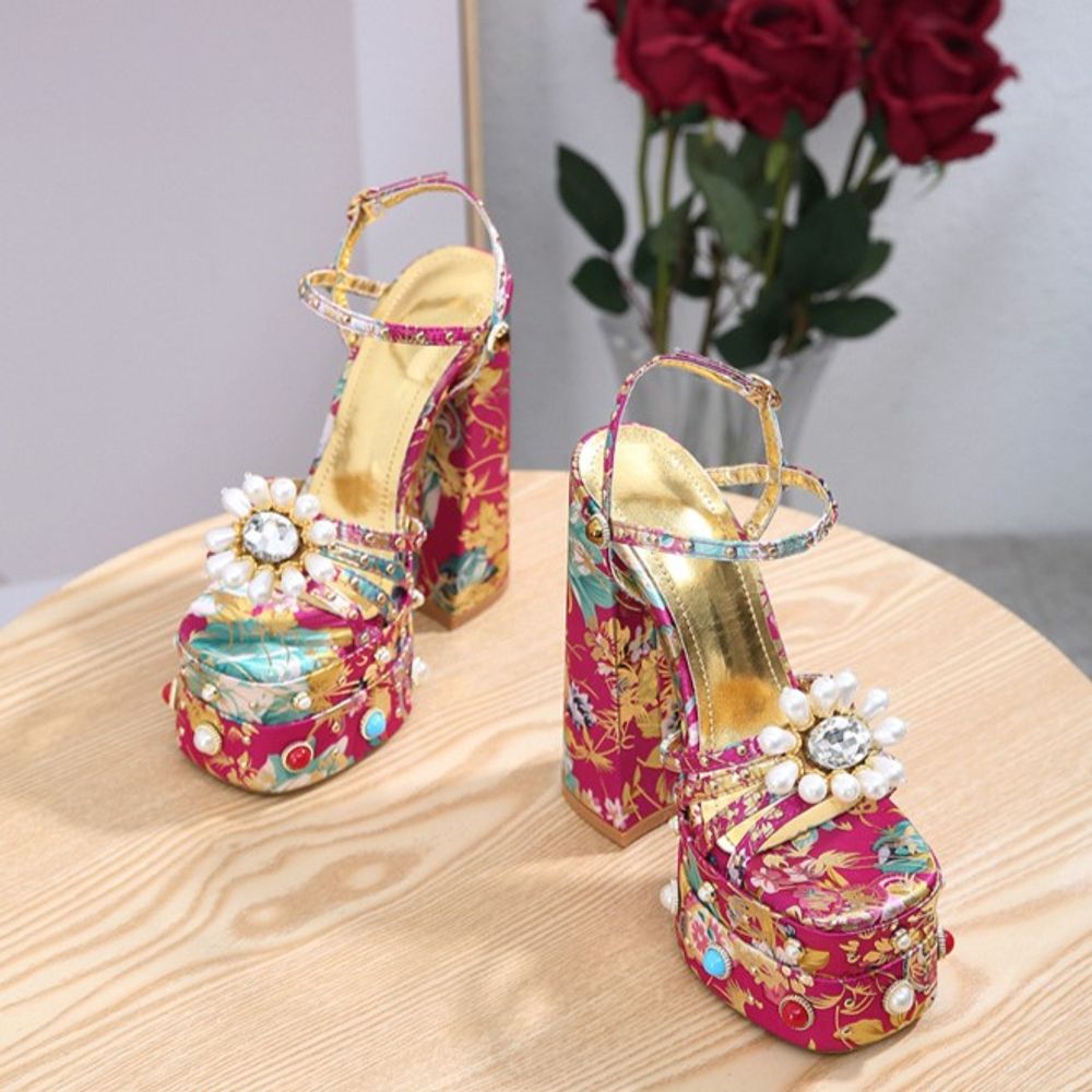 High heel platform banquet