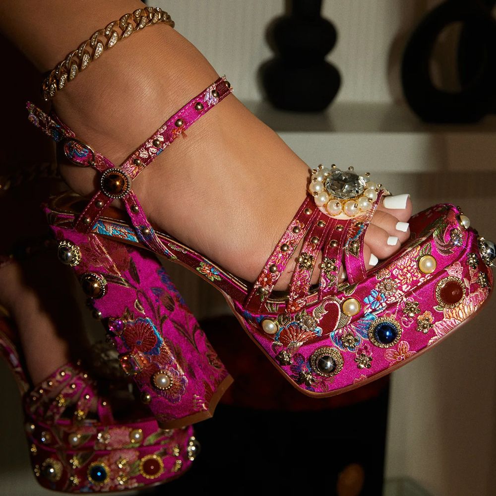 High heel platform banquet