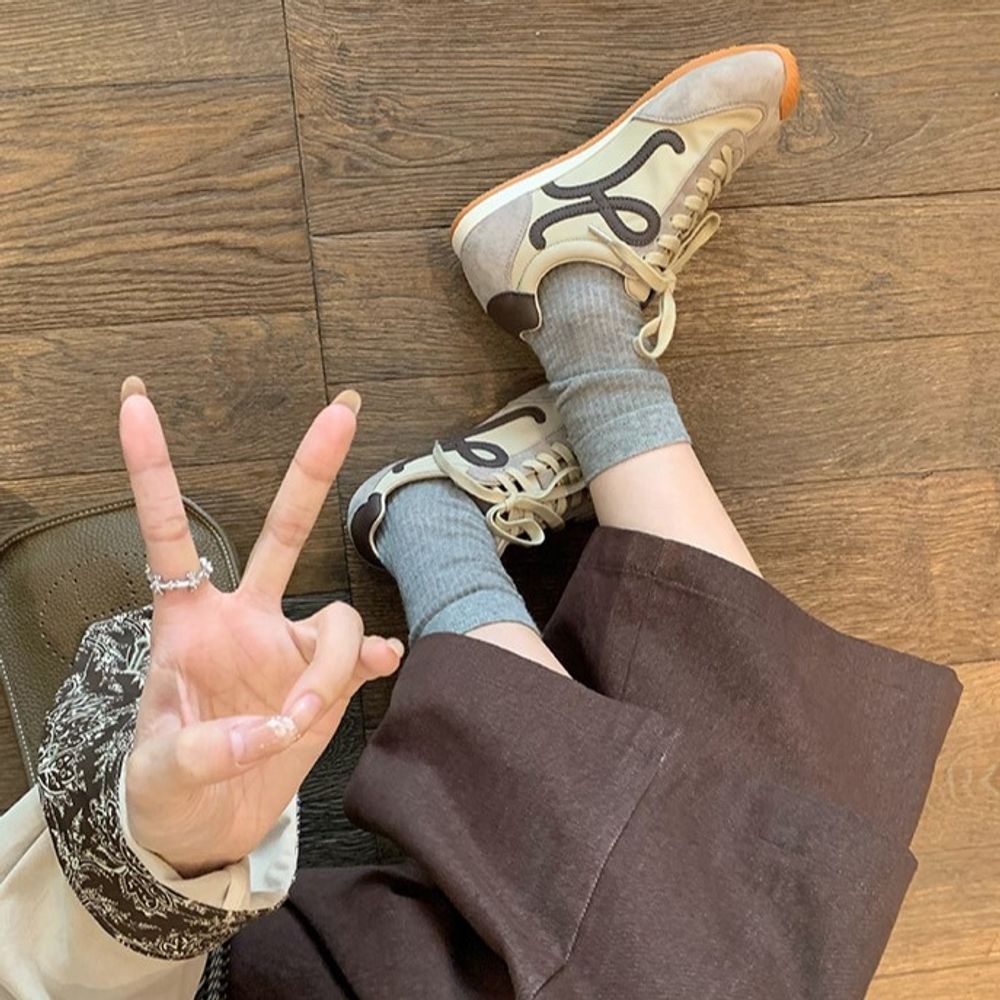 Leather Slight Versatile Sneakers