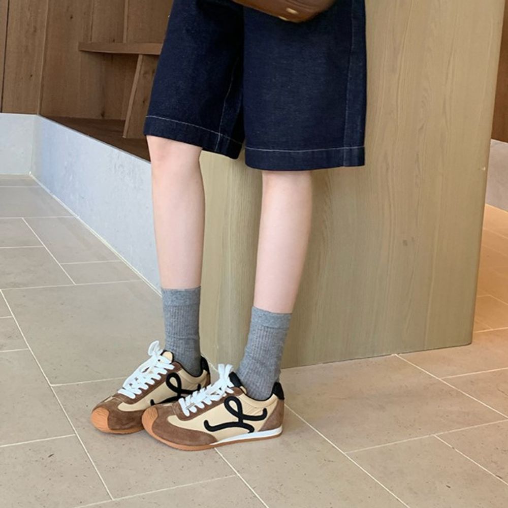 Leather Slight Versatile Sneakers