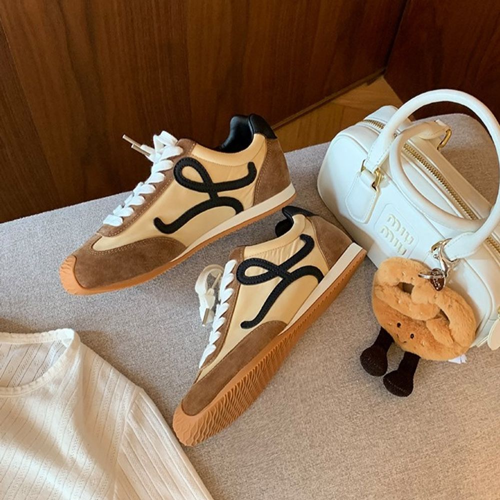 Leather Slight Versatile Sneakers