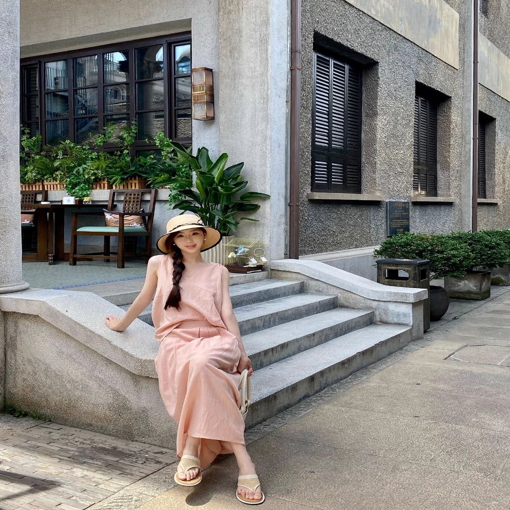 Woven vacation sandals