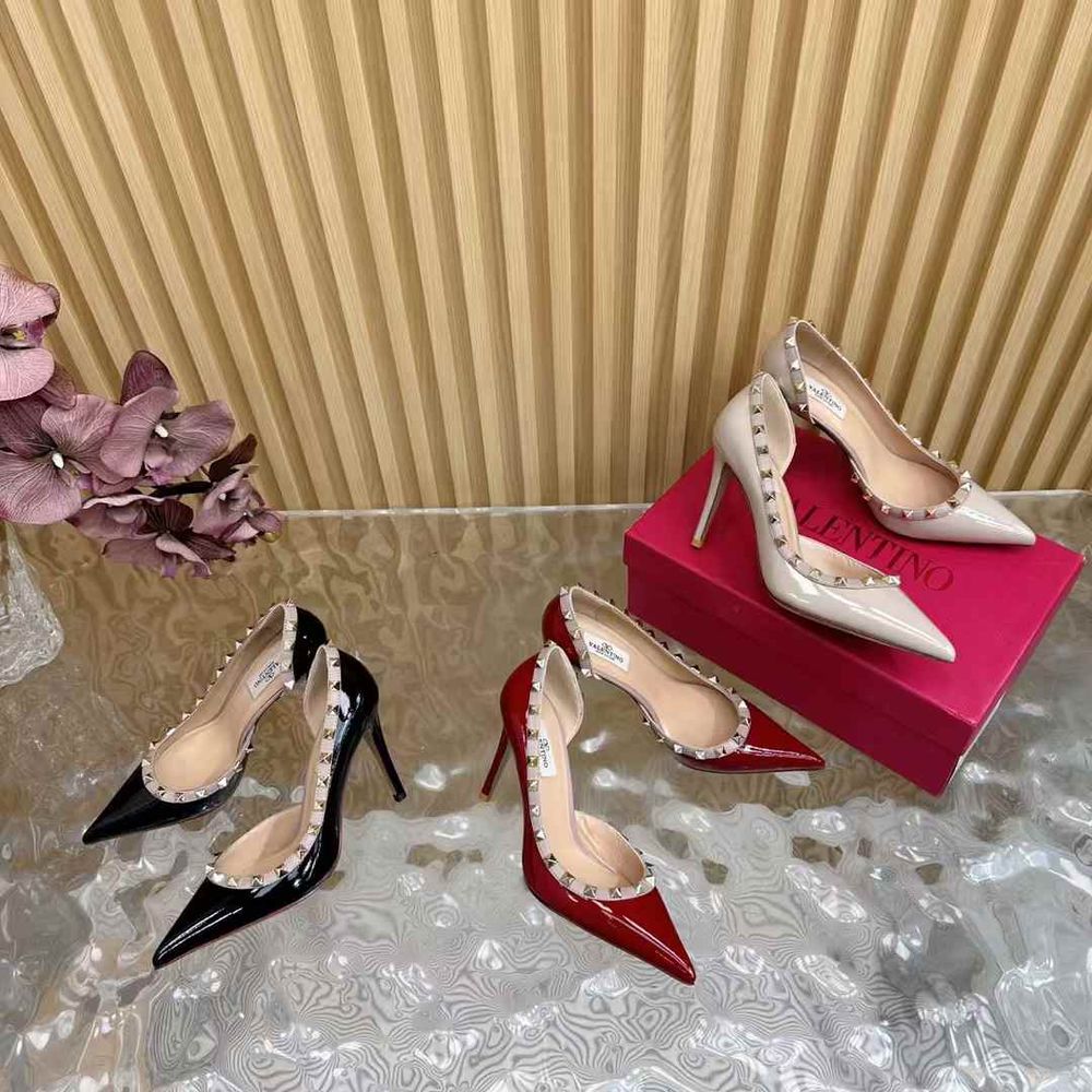 Fairy-like studded high heels