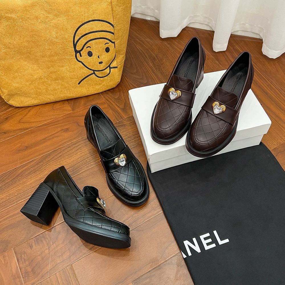 Chunky leather shoes