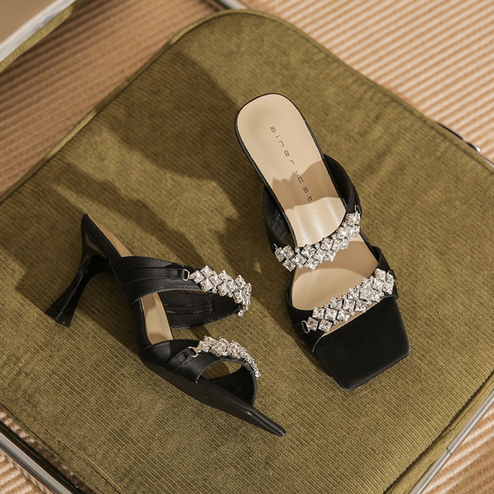 Rhinestone Fashionable Outdoor Sandals