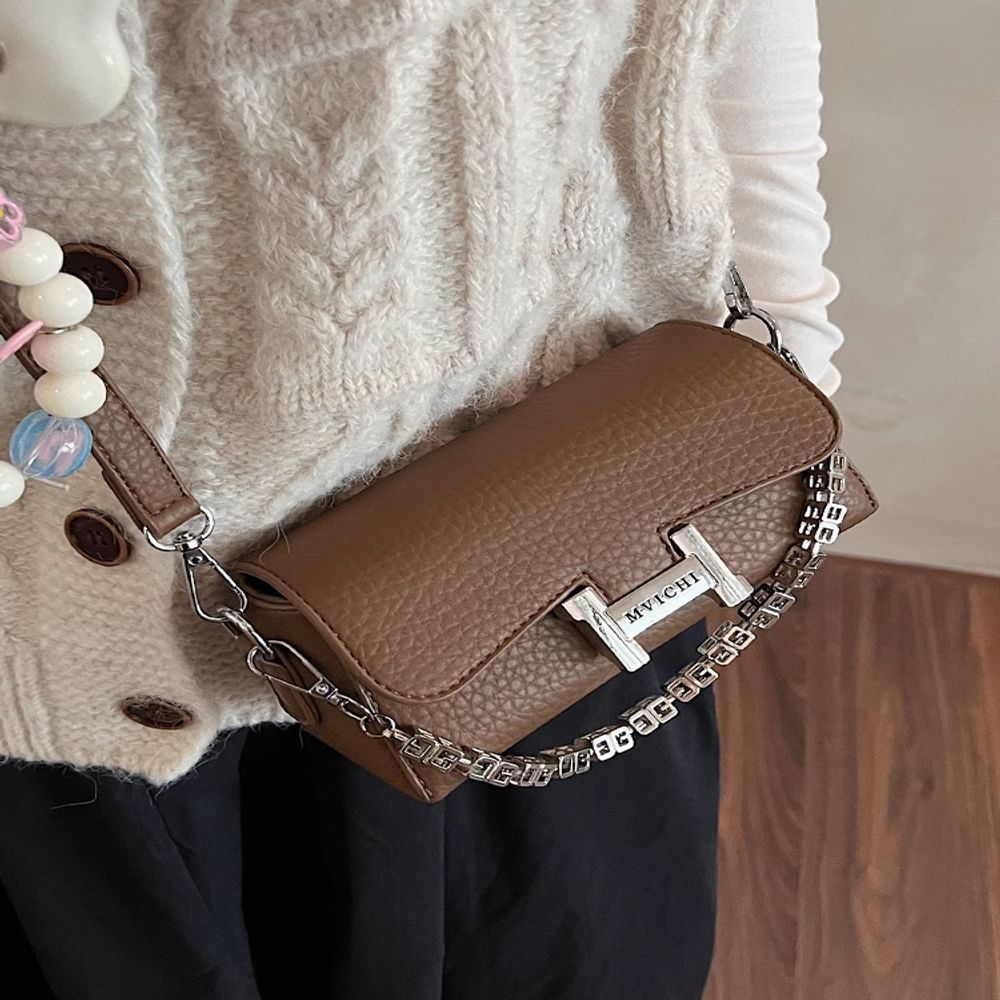 Diamond Chain Messenger Bag