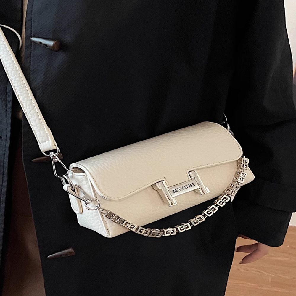 Diamond Chain Messenger Bag